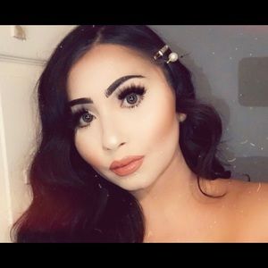 Meet your Posher, Isabel